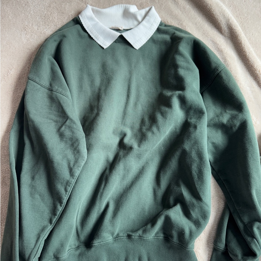 Green Sweater with White Collar